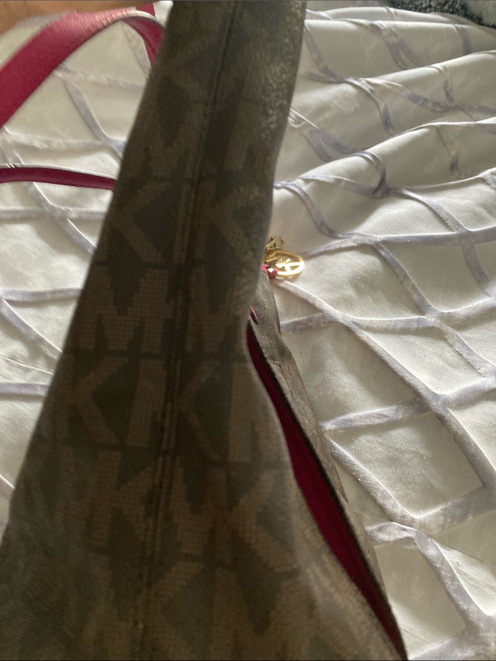 Michael Kors Tote, brown with pink trim - Picture 10 of 12